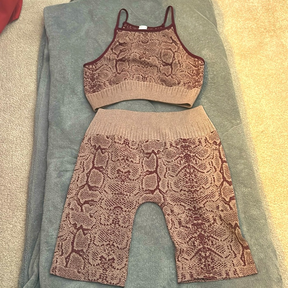 Nikibiki Active Wear Set